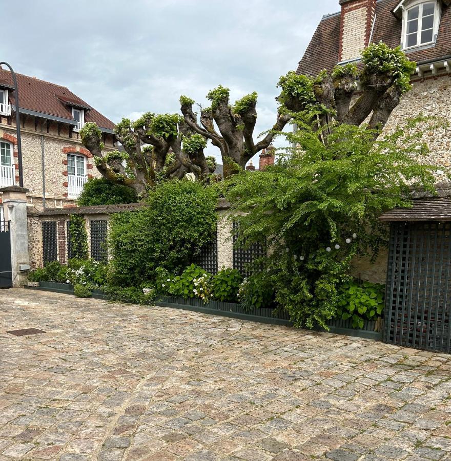 Le Jardin Cathedrale Bed and Breakfast Chartres Eksteriør billede
